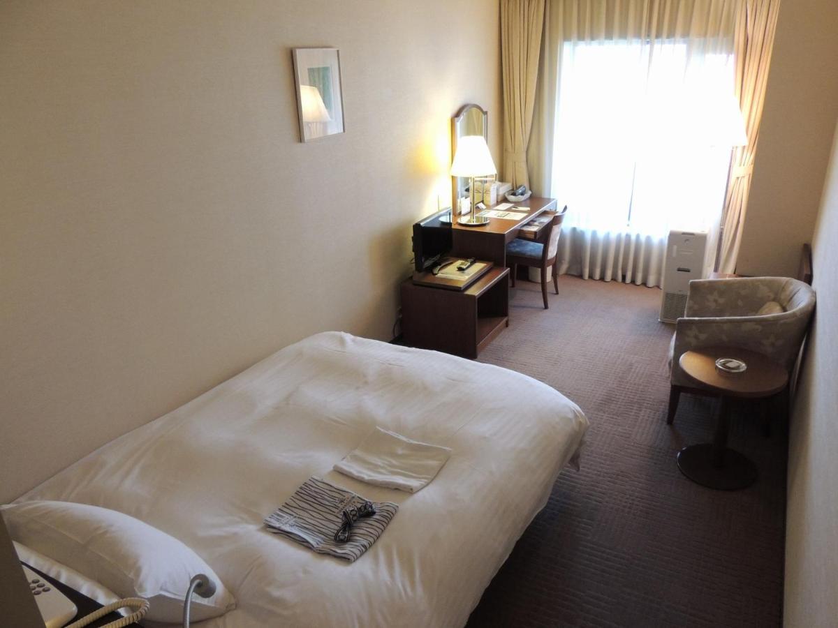 Nakanoshima Plaza Hotel Osaka Exterior photo